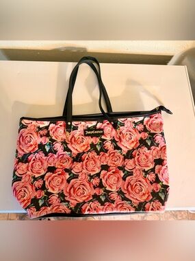 🌺Juicy Couture Black Tote with Pink Rose Print 🌺